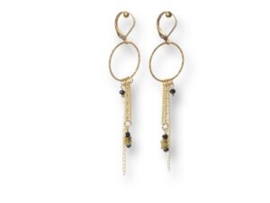Boucles d'oreilles chaînes écrous noir Oh la la ! - Longues boucles d'oreilles dorées avec cercle strié, chaînes fines, perles noires et écrous en laiton.
