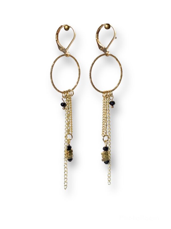 Boucles d'oreilles chaînes écrous noir Oh la la ! - vue de près.