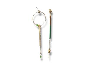 Boucles d'oreilles dépareillées écrous émail vert Oh la la !