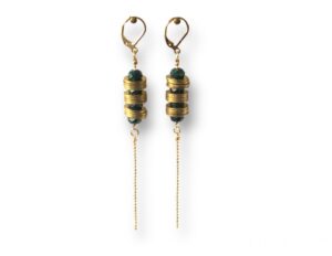 Boucles d'oreilles longues rondelles vert Oh la la ! - Longues boucles d'oreilles avec rondelles en laiton, perles vertes et chaîne billes dorée.