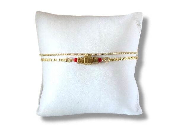 Bracelet double écrous rouge Oh la la - Bijou fait main en laiton doré et perles rouges.
