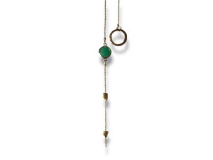 Collier cravate écrous pierre verte Oh la la !