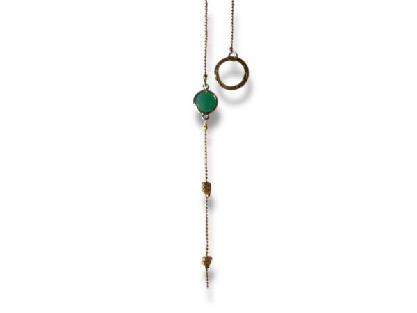 Collier cravate écrous pierre verte Oh la la !