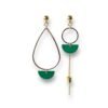 Boucles d’oreilles dorées dépareillées avec pendentifs demi-lune émail vert et écrou en laiton doré, fabrication artisanale en France.
