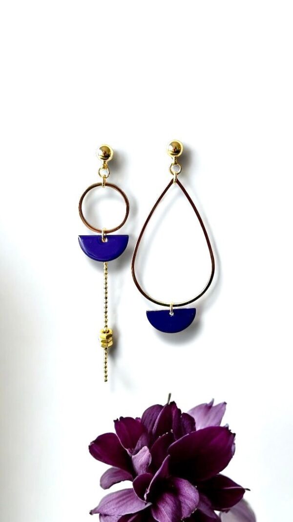 Boucles d'oreilles dépareillées émail bleu Oh la la !