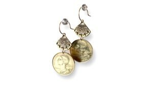 Boucles d'oreilles pièce de monnaie triangle Margaux Coquelicot.