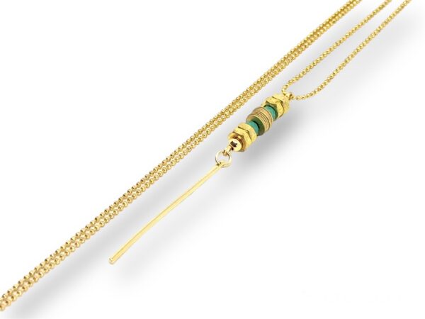 Collier sautoir doré avec pendentif long, écrous dorés et perles turquoise, bijou créateur fait main pour femme.