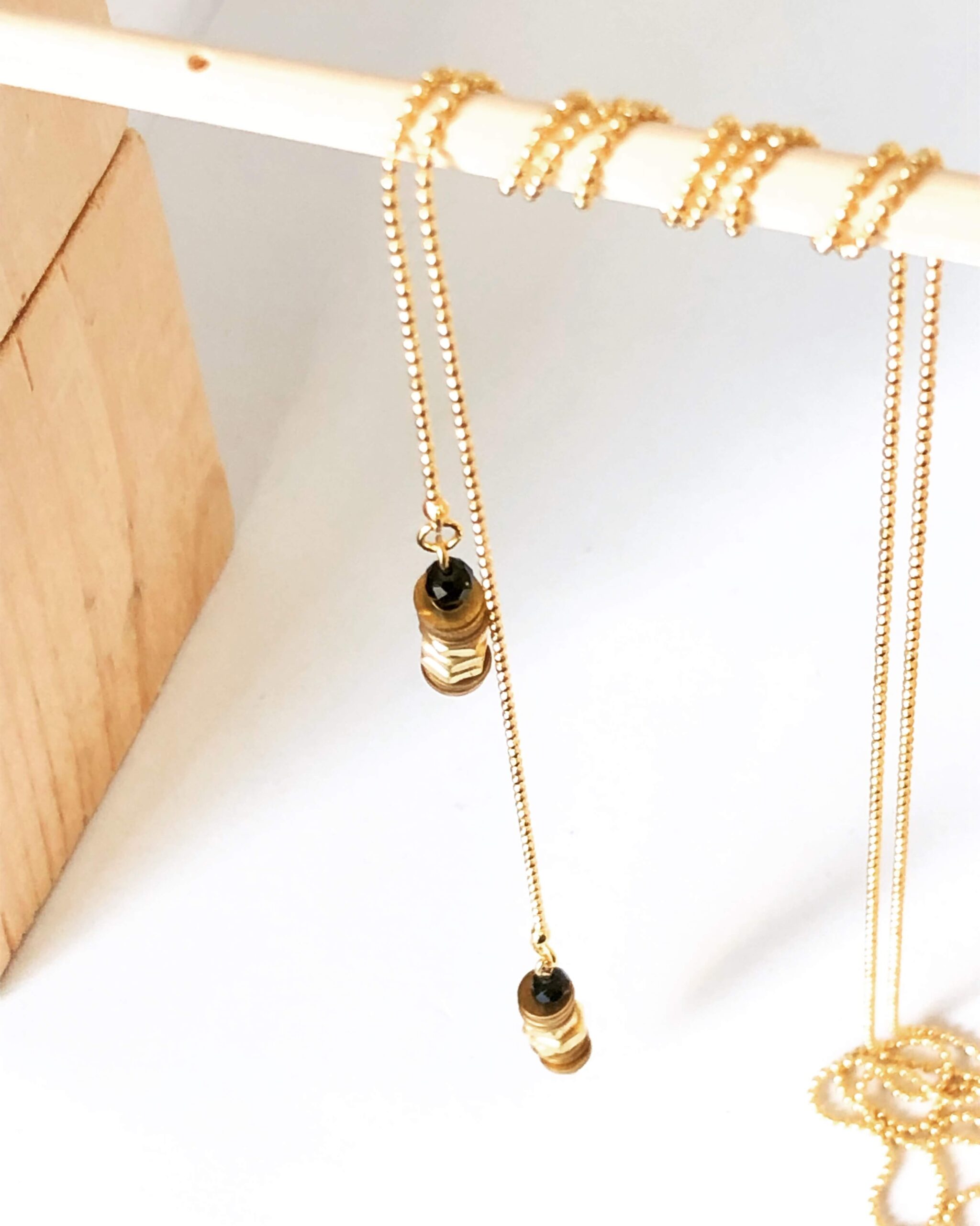 Collier cravate Oh la la !. Collier préféré de la créatrice.