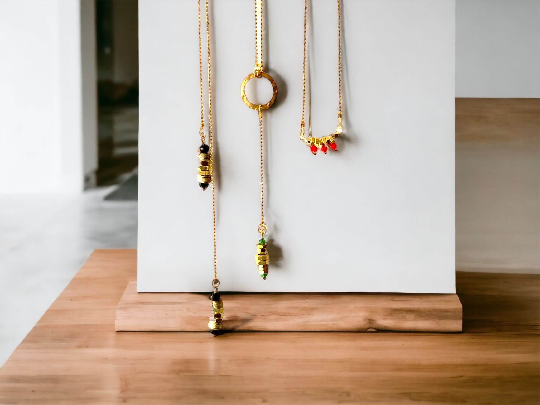 Colliers écrous - la collection artisanale Oh la la ! de Margaux Coquelicot.