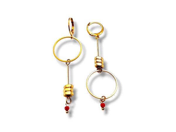 Boucles d'oreilles écrous asymétriques rond rouge Oh la la !