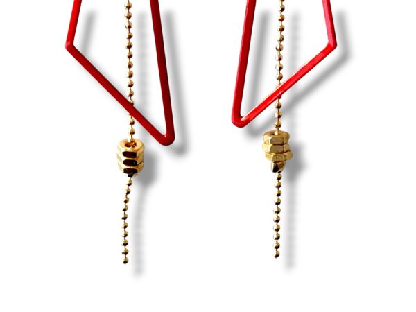 BO EMAIL TRIANGLE ROUGE DET Boucles d'oreilles écrous triangle émail rouge Oh la la !