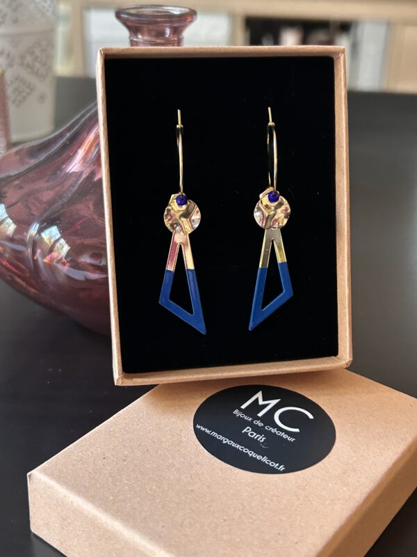 CREOLES EMAIL TRIANGLE BLEU B Boucles d'oreilles créoles écrous triangle émail bleu Oh la la !