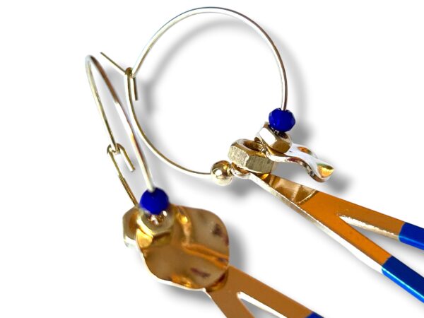 CREOLES EMAIL TRIANGLE BLEU DET Boucles d'oreilles créoles écrous triangle émail bleu Oh la la !