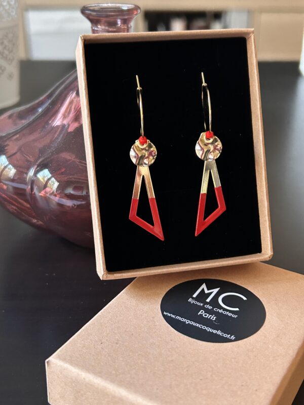 Boucles d'oreilles créoles écrous triangle émail rouge Oh la la !