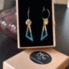 Boucles d'oreilles créoles écrous triangle émail turquoise Oh la la !